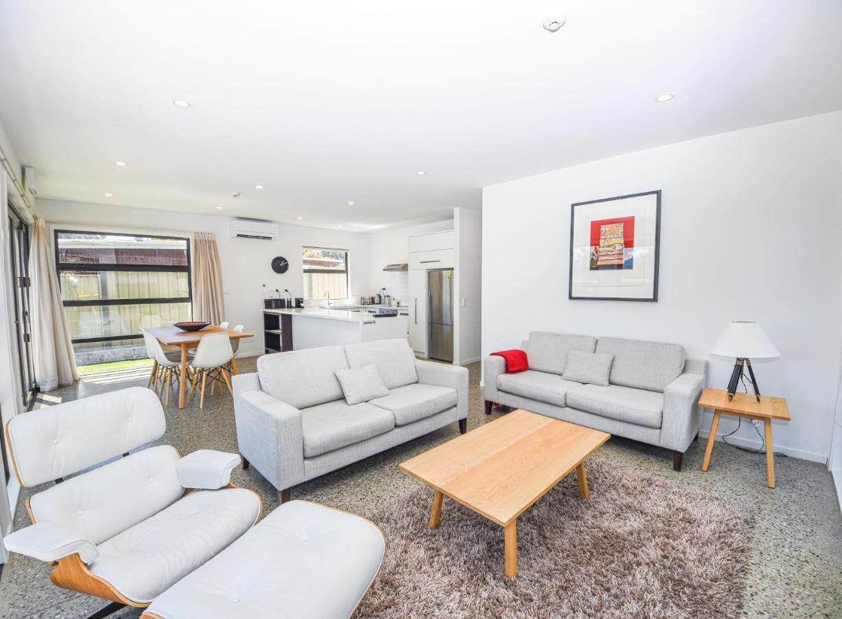 Tenby Apartments Wanaka Bagian luar foto