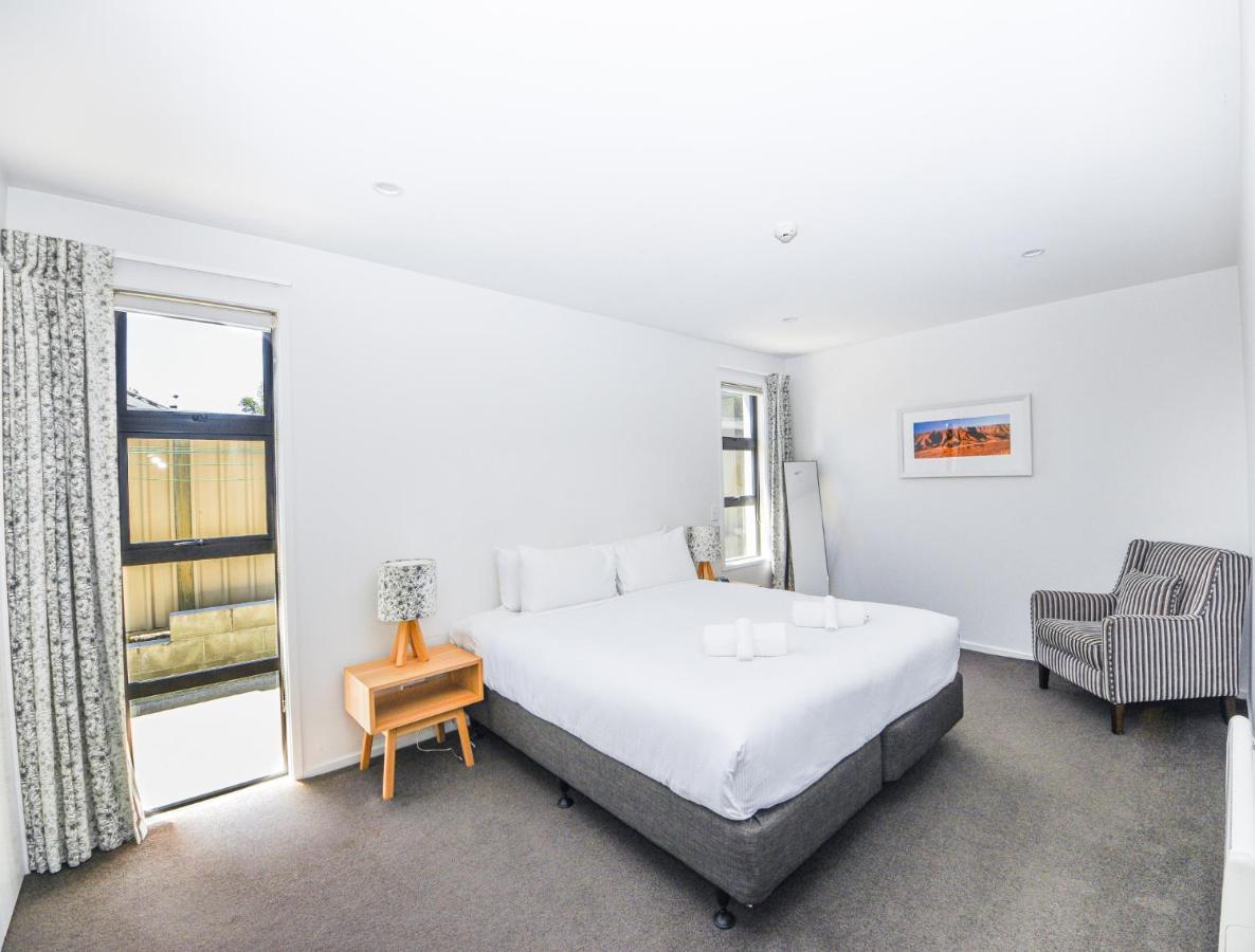 Tenby Apartments Wanaka Bagian luar foto