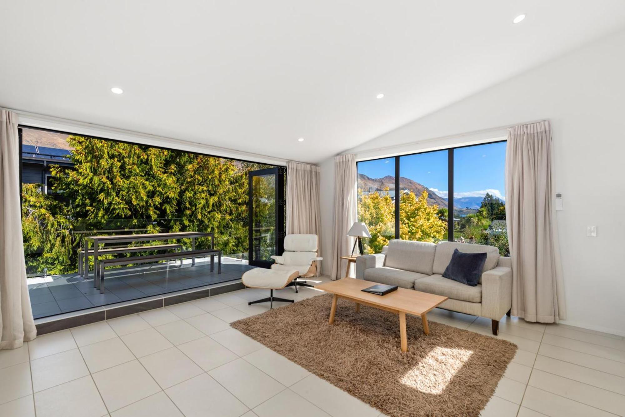 Tenby Apartments Wanaka Bagian luar foto