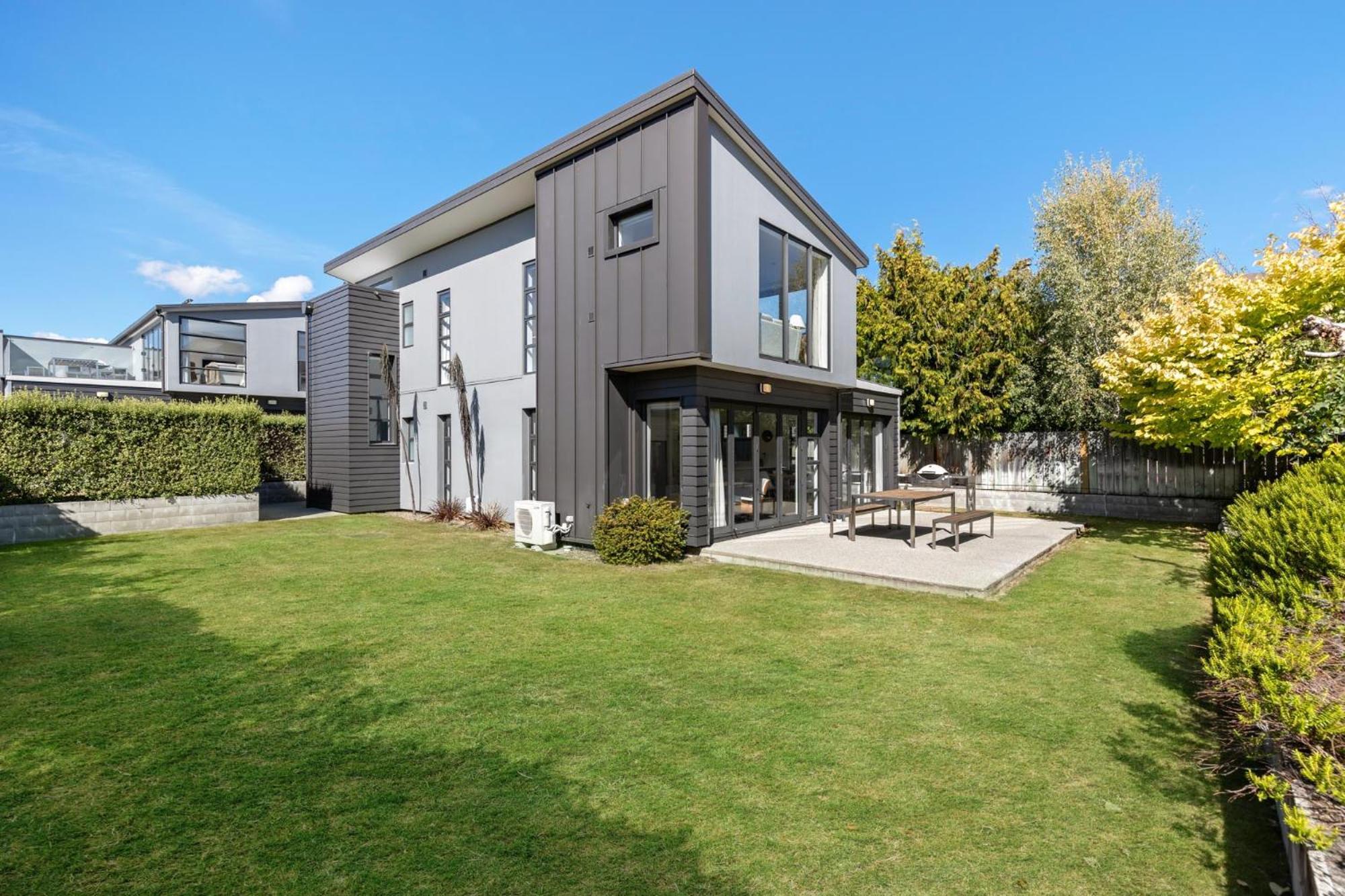 Tenby Apartments Wanaka Bagian luar foto