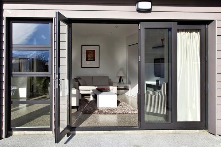 Tenby Apartments Wanaka Bagian luar foto