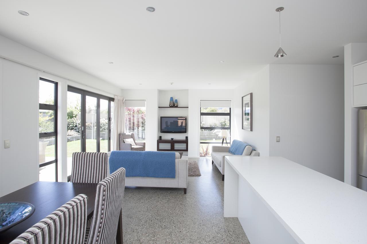 Tenby Apartments Wanaka Bagian luar foto